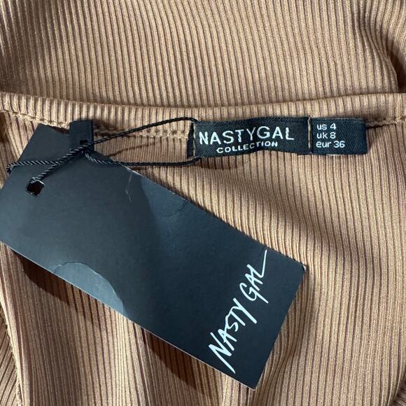 Nasty Gal SZ 4 Such a Square Bodysuit Top Ribbed Short Sleeve Stretch New - Picture 4 of 7